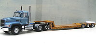 mack_cl700__lowboy_trailer_027.jpg
