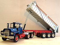 mack_dm-600__gravel_trailer_007.jpg