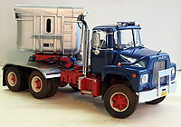 mack_dm-600__gravel_trailer_017.jpg