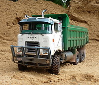 mack_fr700_dump_truck_001.jpg
