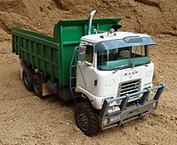 mack_fr700_dump_truck_005.jpg