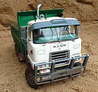 mack_fr700_dump_truck_010.jpg