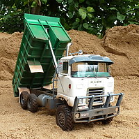 mack_fr700_dump_truck_023.jpg