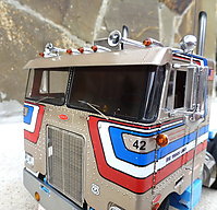 peterbilt_352_001.jpg