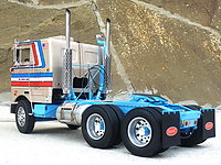 peterbilt_352_012.jpg