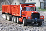mack_rd800_dump_truck_027.jpg