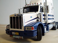peterbilt_377_017.jpg