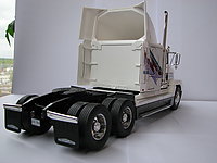 freightliner_fld120_003.jpg
