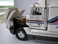 freightliner_fld120_011.jpg