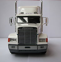freightliner_fld120_016.jpg