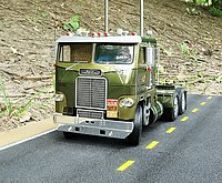 white_freightliner_008.jpg