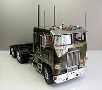white_freightliner_018.jpg