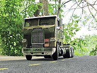 white_freightliner_022.jpg
