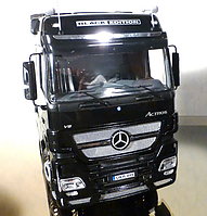 mercedes-benz_actros_black_edition_005.jpg