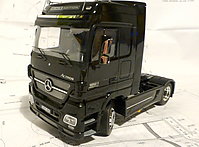 mercedes-benz_actros_black_edition_016.jpg