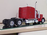 peterbilt_379_003.jpg