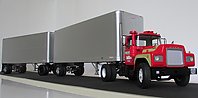 mack_r600_013.jpg