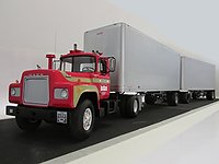mack_r600_014.jpg