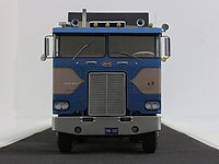 peterbilt_352_004.jpg