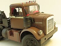 white_9000_towtruck_012.jpg