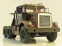 white_9000_towtruck_013.jpg
