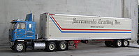 gmc_astro_95__great_dane_dry_van_trailer_015.jpg