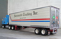 gmc_astro_95__great_dane_dry_van_trailer_017.jpg