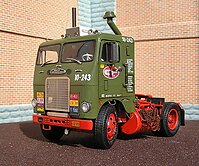 white_freightliner_coe_4x2_cf_001.jpg