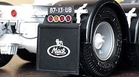Mack_dm600_015.jpg