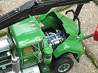 Mack_r685_003.jpg