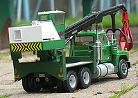 Mack_r685_008.jpg