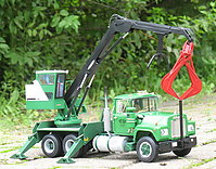 Mack_r685_013.jpg