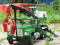 Mack_r685_014.jpg