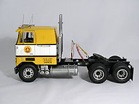 mack_cruiseliner_005.jpg