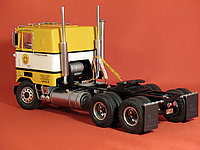 mack_cruiseliner_018.jpg