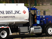 peterbilt_359_tank_truck_006.jpg