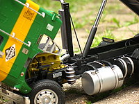 white_freightliner_dump_truck_002.jpg