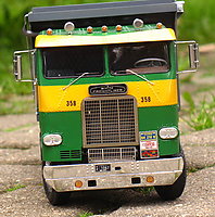 white_freightliner_dump_truck_004.jpg