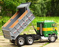 white_freightliner_dump_truck_006.jpg