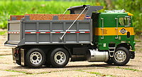 white_freightliner_dump_truck_018.jpg