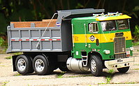 white_freightliner_dump_truck_020.jpg