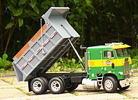 white_freightliner_dump_truck_021.jpg