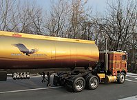 white_freightliner_004.jpg