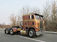 white_freightliner_006.jpg