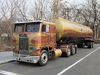 white_freightliner_009.jpg