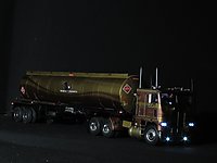 white_freightliner_014.jpg