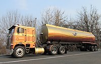 white_freightliner_020.jpg