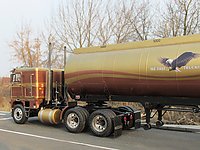 white_freightliner_022.jpg