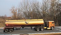 white_freightliner_027.jpg
