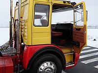 man_f8_009.jpg